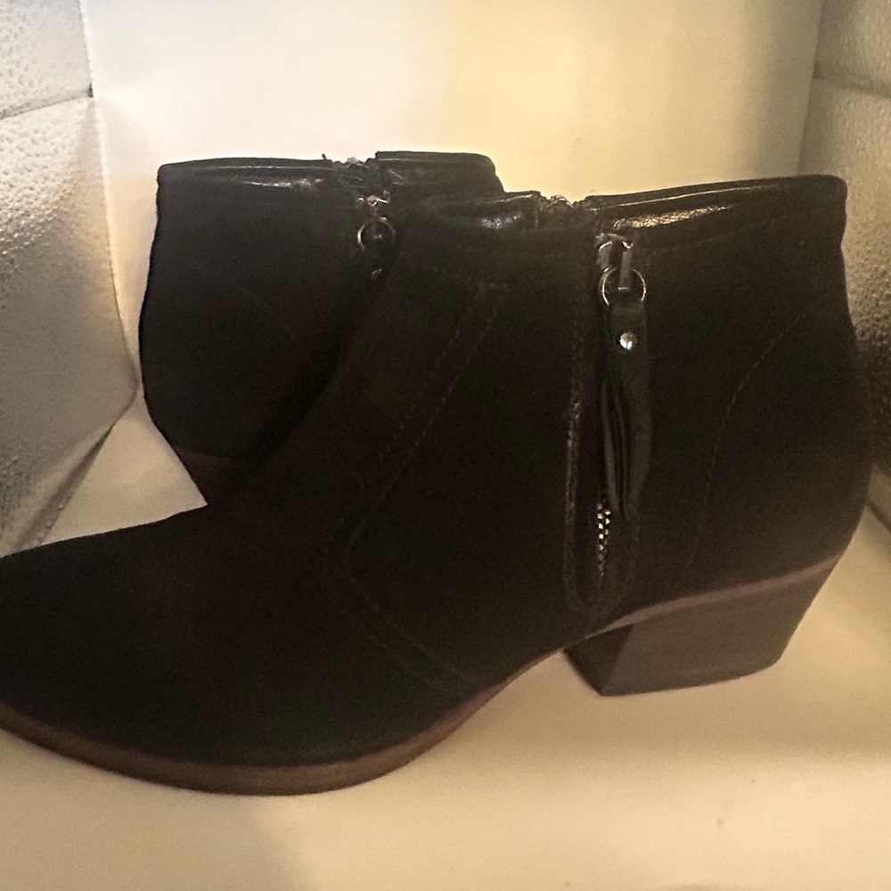 Aquatalia Black suede Ankle Boots Size 7